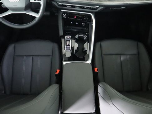 Used 2025 Audi Q5 2.0T Premium Plus w/ Premium Plus image 19