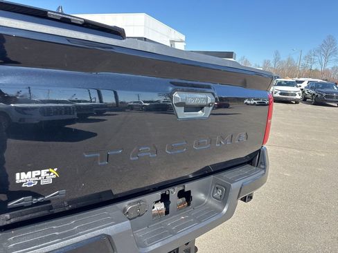 Used 2025 Toyota Tacoma TRD Sport AWD/4WD image 30