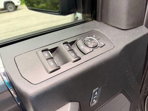 Used 2017 Ford F150 XLT w/ Equipment Group 302A Luxury AWD/4WD image 15