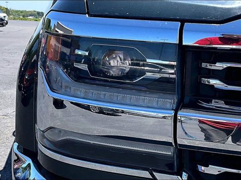Used 2017 Chevrolet Silverado 1500 LTZ w/ Sport Package AWD/4WD image 31