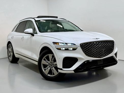 Used 2023 Genesis GV70 3.5T Sport w/ Sport Advanced Package AWD/4WD image 4