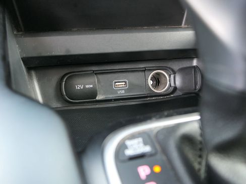 Used 2021 Kia Soul LX FWD image 19