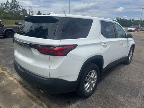 Used 2022 Chevrolet Traverse LS AWD/4WD image 3