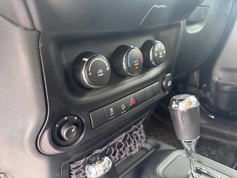 Used 2016 Jeep Wrangler Sport w/ Quick Order Package 24S AWD/4WD image 16