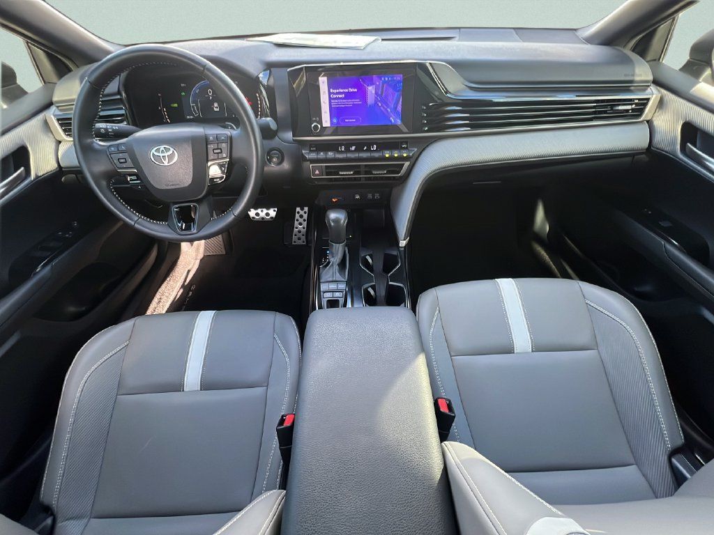 Used 2025 Toyota Camry SE FWD image 10