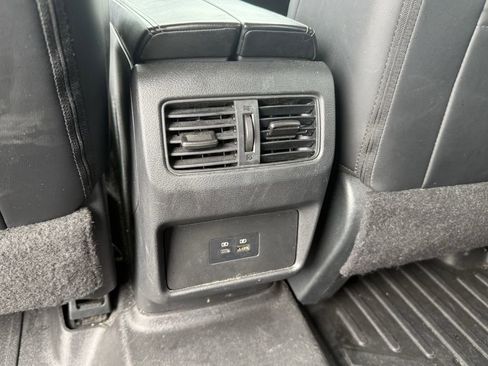 Used 2022 Nissan Rogue SV w/ SV Premium Package image 25