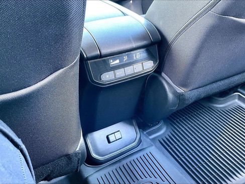 Used 2023 Toyota Highlander LE w/ Protection Package #3 (TMS) image 30