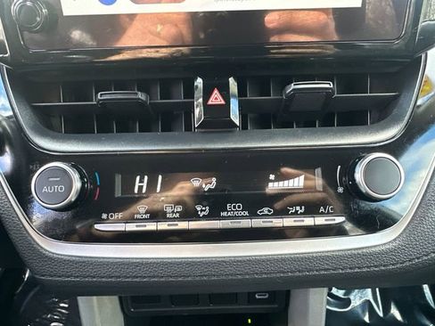 Used 2023 Toyota Corolla Cross LE image 31