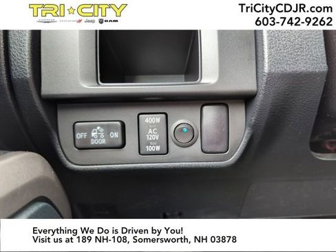 Used 2016 Toyota Tacoma Limited w/ Towing Package image 31