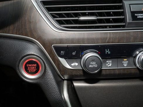 Used 2018 Honda Accord Touring image 14