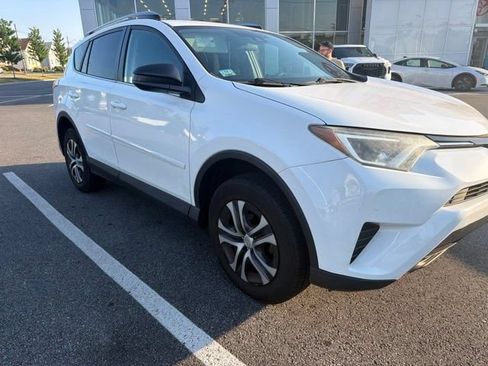 Used 2018 Toyota RAV4 LE w/ All Weather Liner Package AWD/4WD image 4