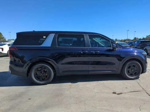 New 2026 Kia Carnival image 9