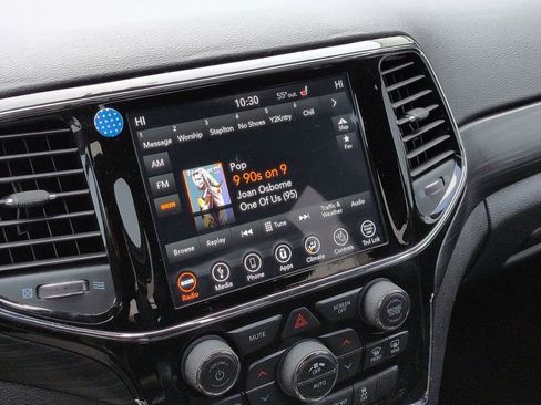 Used 2019 Jeep Grand Cherokee Altitude image 24