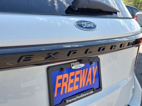 Used 2025 Ford Explorer ST AWD/4WD image 16
