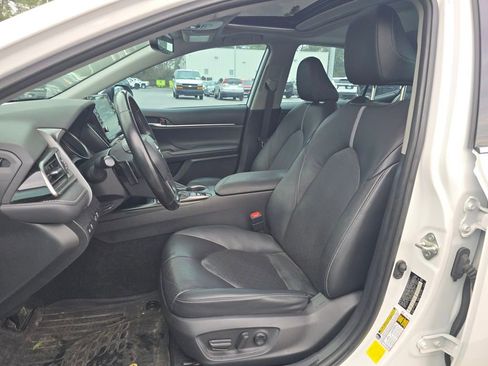 Used 2021 Toyota Camry XSE image 28