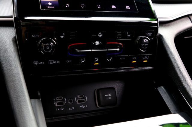 Used 2025 Jeep Grand Cherokee Laredo X w/ Luxury Tech Group I AWD/4WD image 20