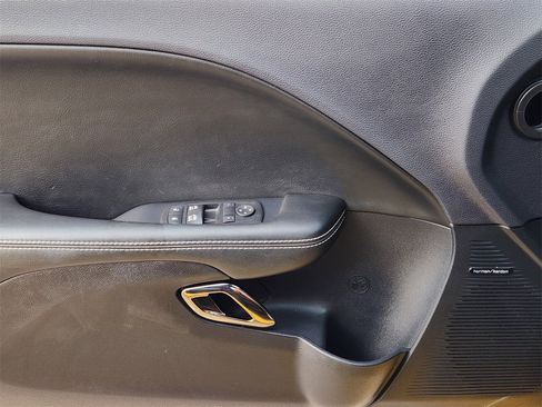 Used 2017 Dodge Challenger SRT Hellcat image 30