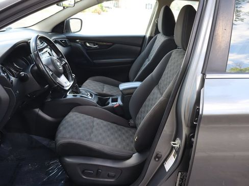 Used 2020 Nissan Rogue Sport SV w/ All-Weather Package AWD/4WD image 19
