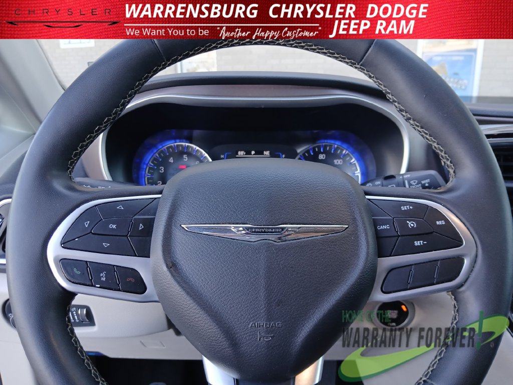 Used 2023 Chrysler Voyager LX FWD image 21
