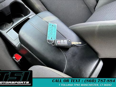 Used 2018 Nissan Rogue Sport S image 11