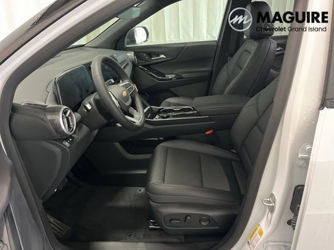 New 2026 Chevrolet Equinox LT w/ Convenience Package II image 3