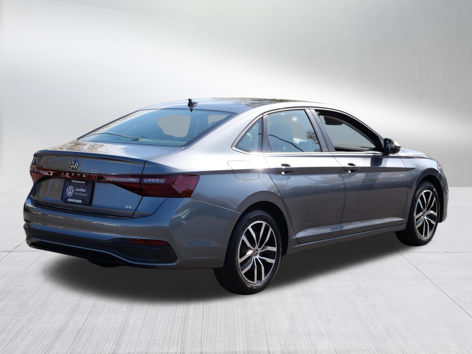 Certified 2025 Volkswagen Jetta SE w/ Sunroof Package FWD image 7
