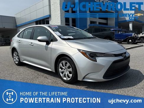 Used 2025 Toyota Corolla LE FWD image 1