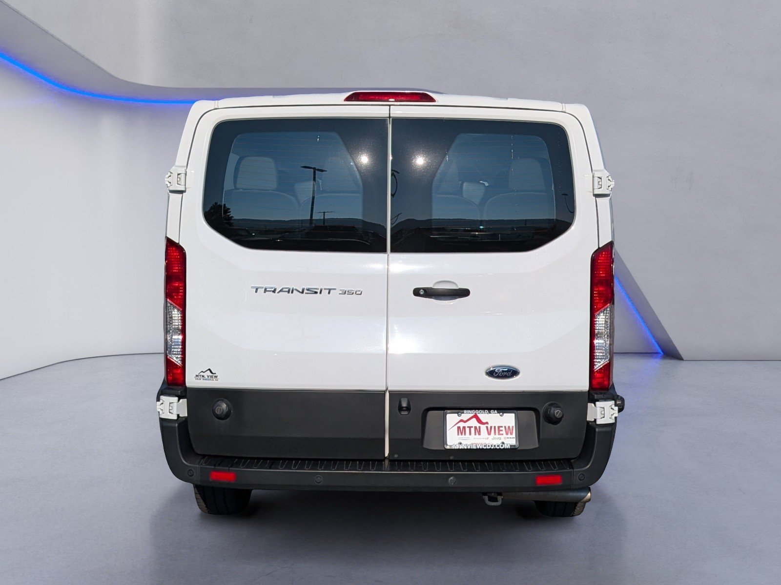 Used 2024 Ford Transit 350 XLT RWD image 8