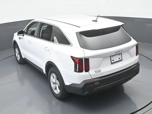 Used 2023 Kia Sorento LX image 45