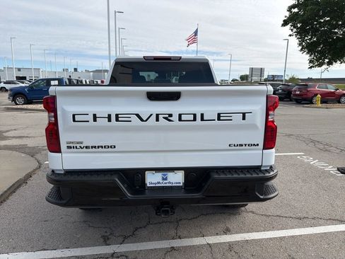 Used 2024 Chevrolet Silverado 1500 Custom Trail Boss w/ LPO, Dark Essentials Package AWD/4WD image 4