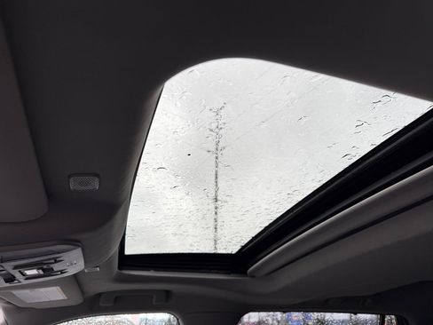 Certified 2023 Toyota Highlander XLE image 14