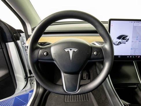 Used 2020 Tesla Model Y Long Range AWD/4WD image 19