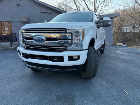 Used 2019 Ford F250 Lariat w/ Lariat Value Package image 42
