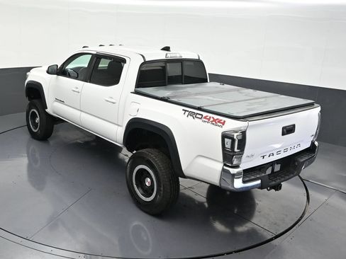 Used 2020 Toyota Tacoma TRD Off-Road AWD/4WD image 18