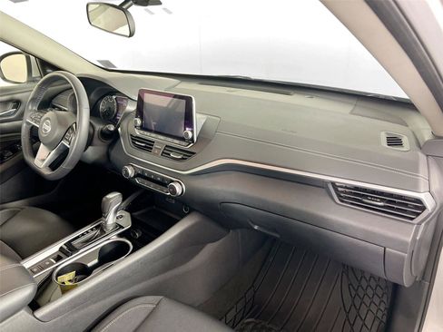 Used 2022 Nissan Altima 2.5 SV w/ SV Premium Package FWD image 27