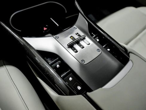 Used 2025 Ferrari Purosangue image 23