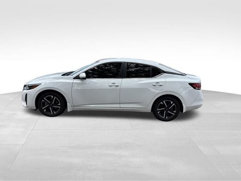 Used 2024 Nissan Sentra SV FWD image 3