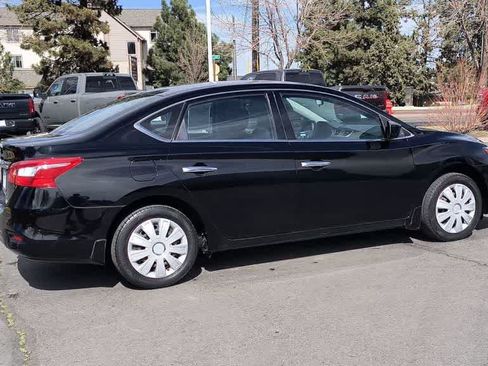 Used 2018 Nissan Sentra S image 9