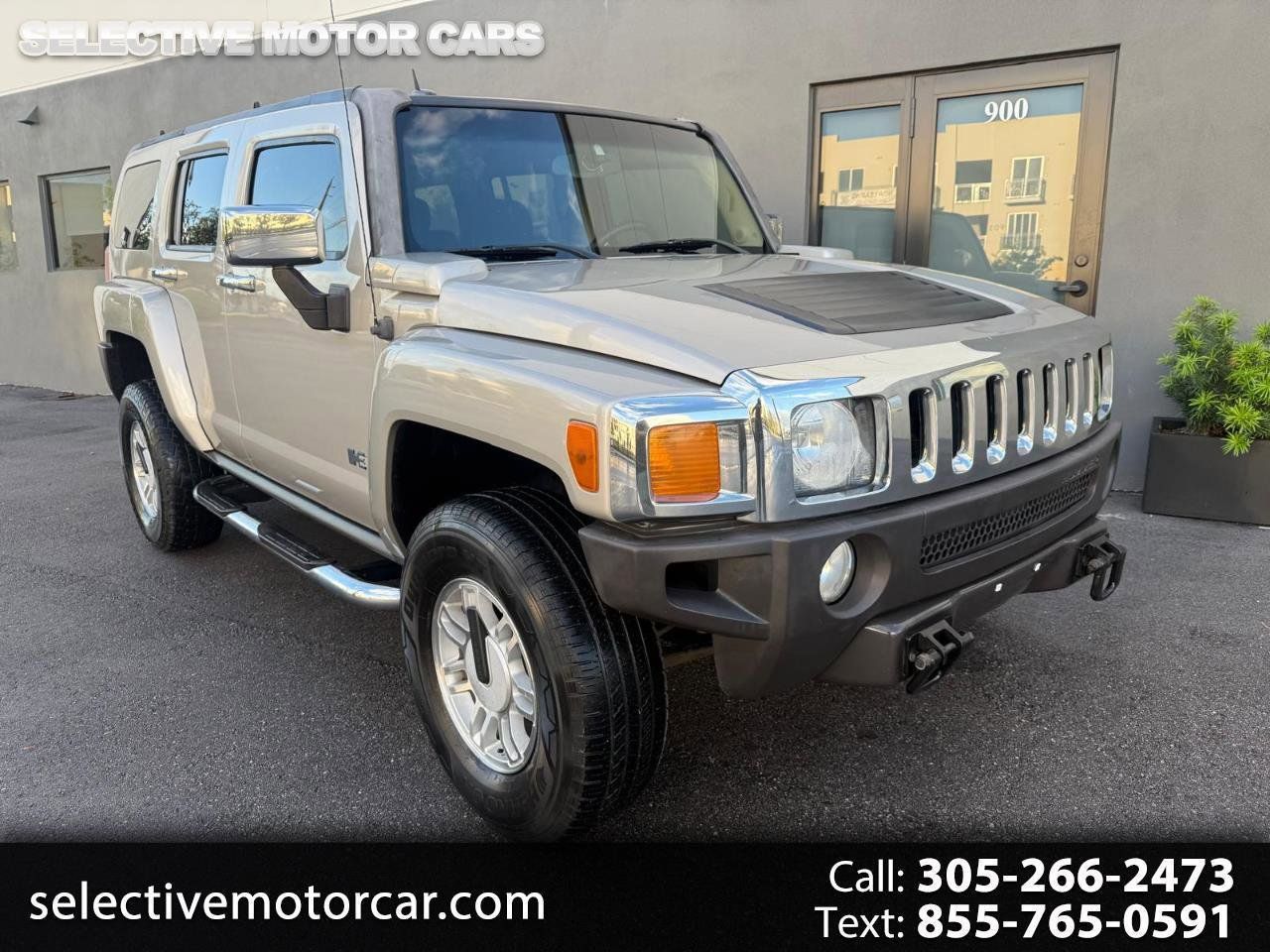 Used 2006 HUMMER H3 w/ Chrome Appearance Package AWD/4WD image 1