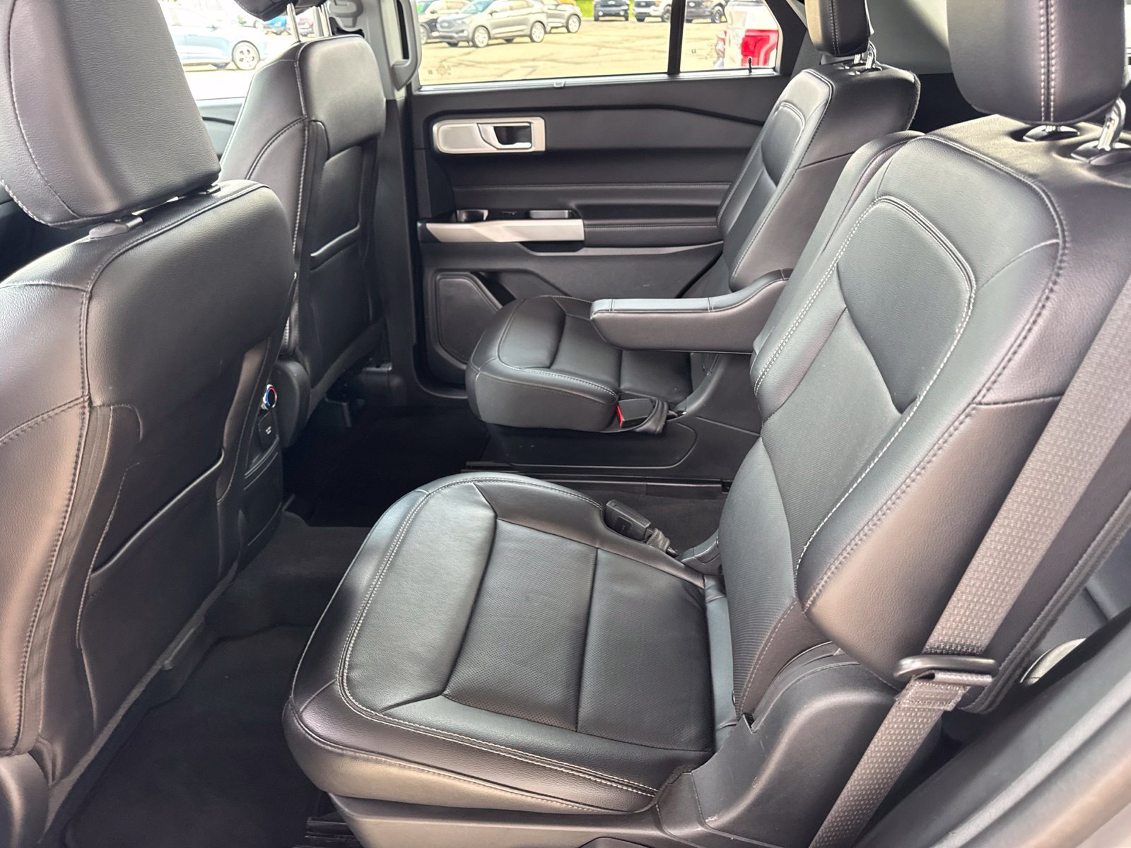 Certified 2024 Ford Explorer Limited w/ Limited Technology Package AWD/4WD image 38