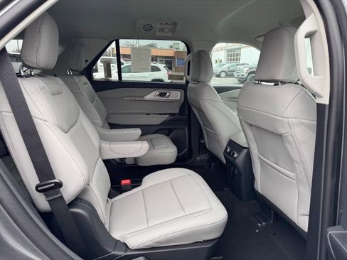 New 2026 Ford Explorer Active w/ Active Comfort Package image 5