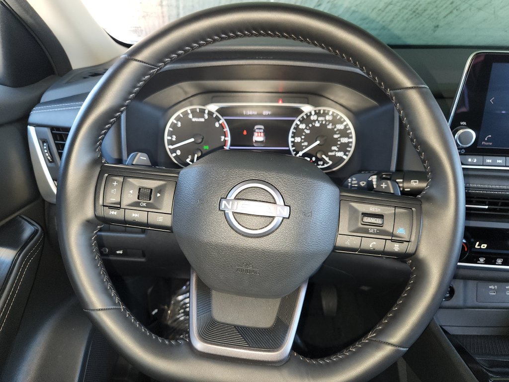 Used 2025 Nissan Rogue SV FWD image 23