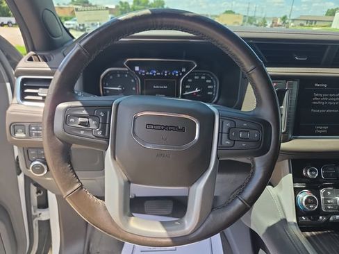 Used 2021 GMC Yukon XL Denali AWD/4WD image 13