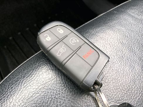 Used 2018 Jeep Compass Limited w/ Navigation Group AWD/4WD image 14
