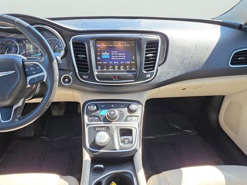 Used 2017 Chrysler 200 Limited Platinum FWD image 12