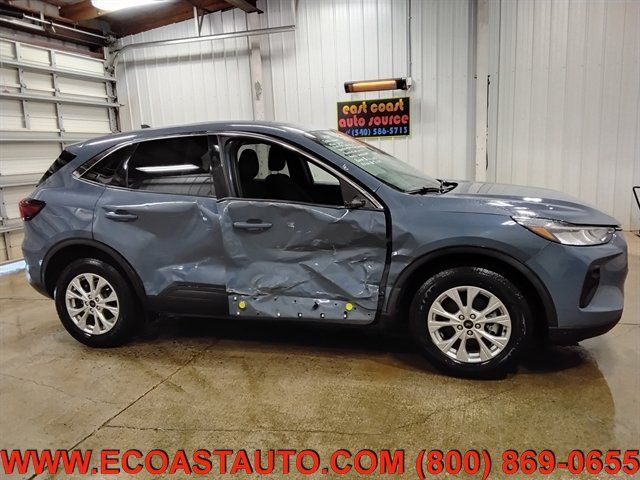 Used 2023 Ford Escape Active w/ Tech Pack #1 AWD/4WD image 2