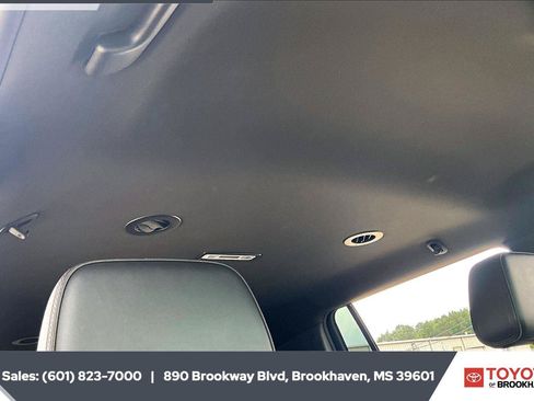 Used 2024 Chevrolet Suburban RST RWD image 16