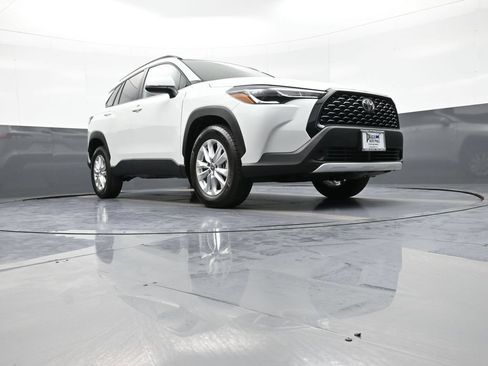 Certified 2024 Toyota Corolla Cross LE AWD/4WD image 27