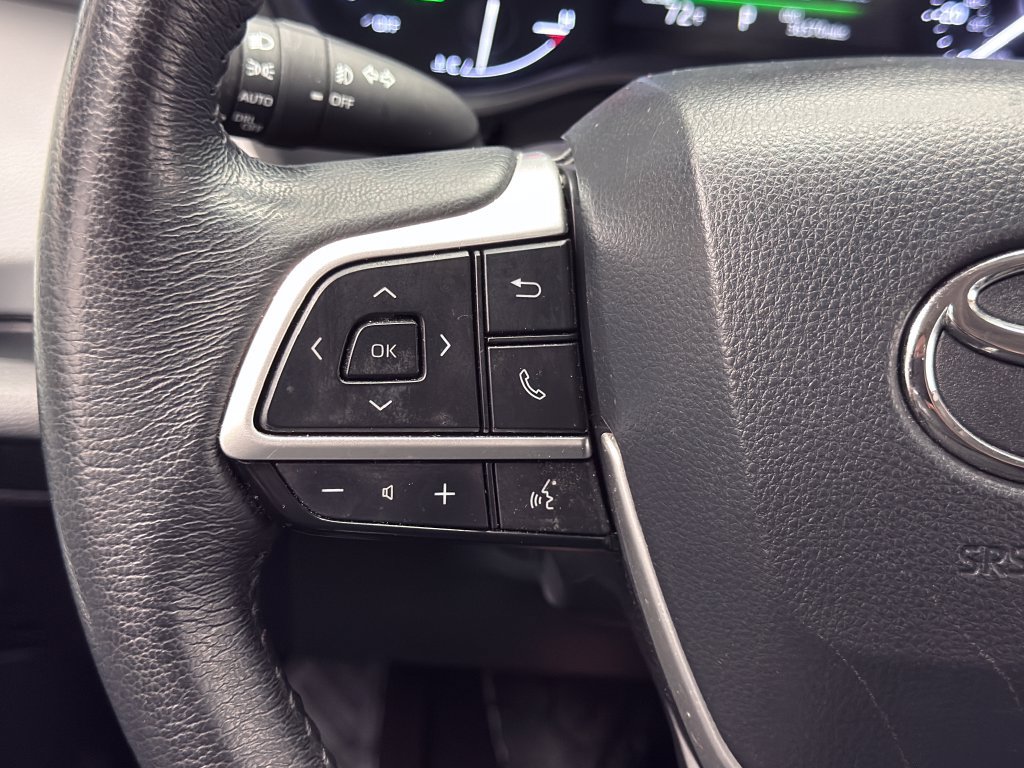 Used 2025 Toyota Sienna XLE w/ XLE Plus Package AWD/4WD image 33