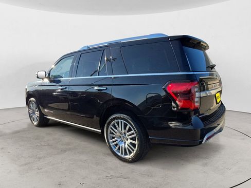Used 2023 Ford Expedition Platinum AWD/4WD image 3